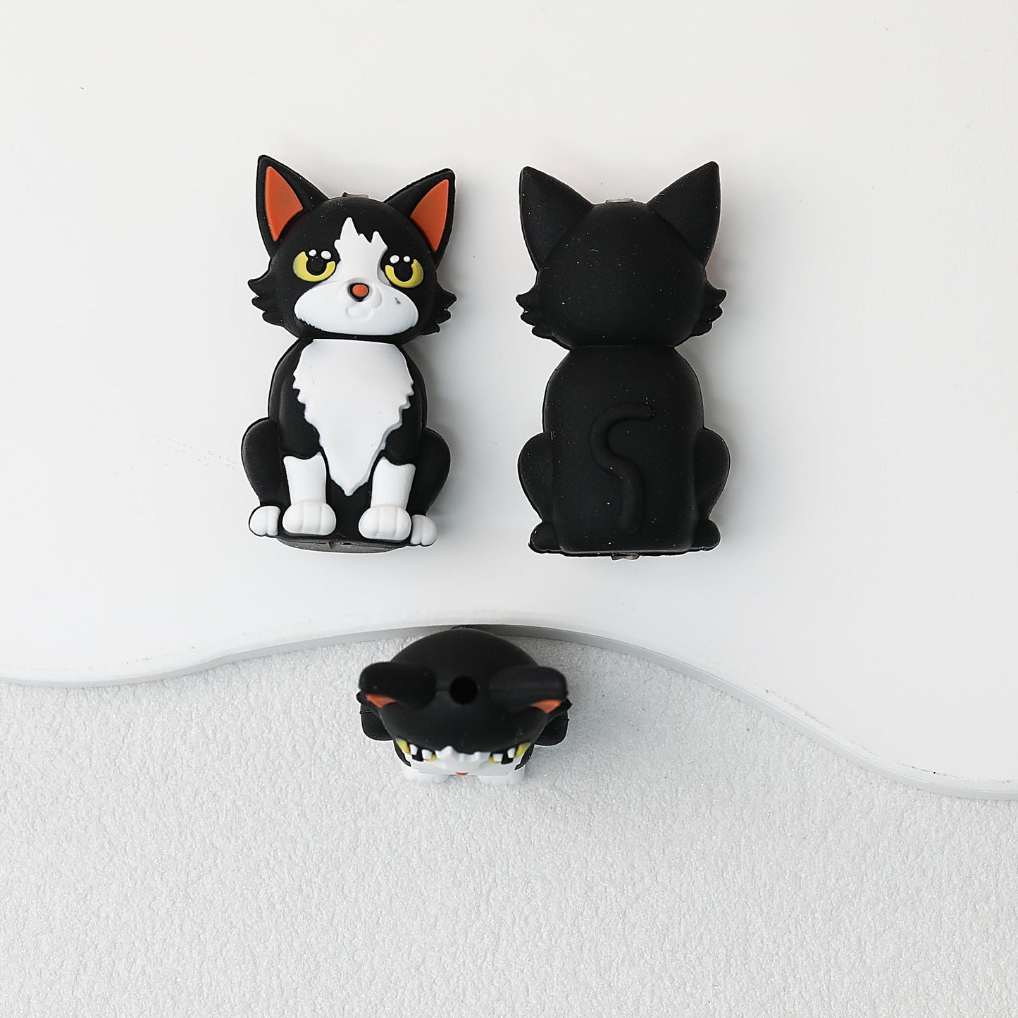3D Cute Sitting Cat Yellow Eye Silicone Focal Beads 20pcs