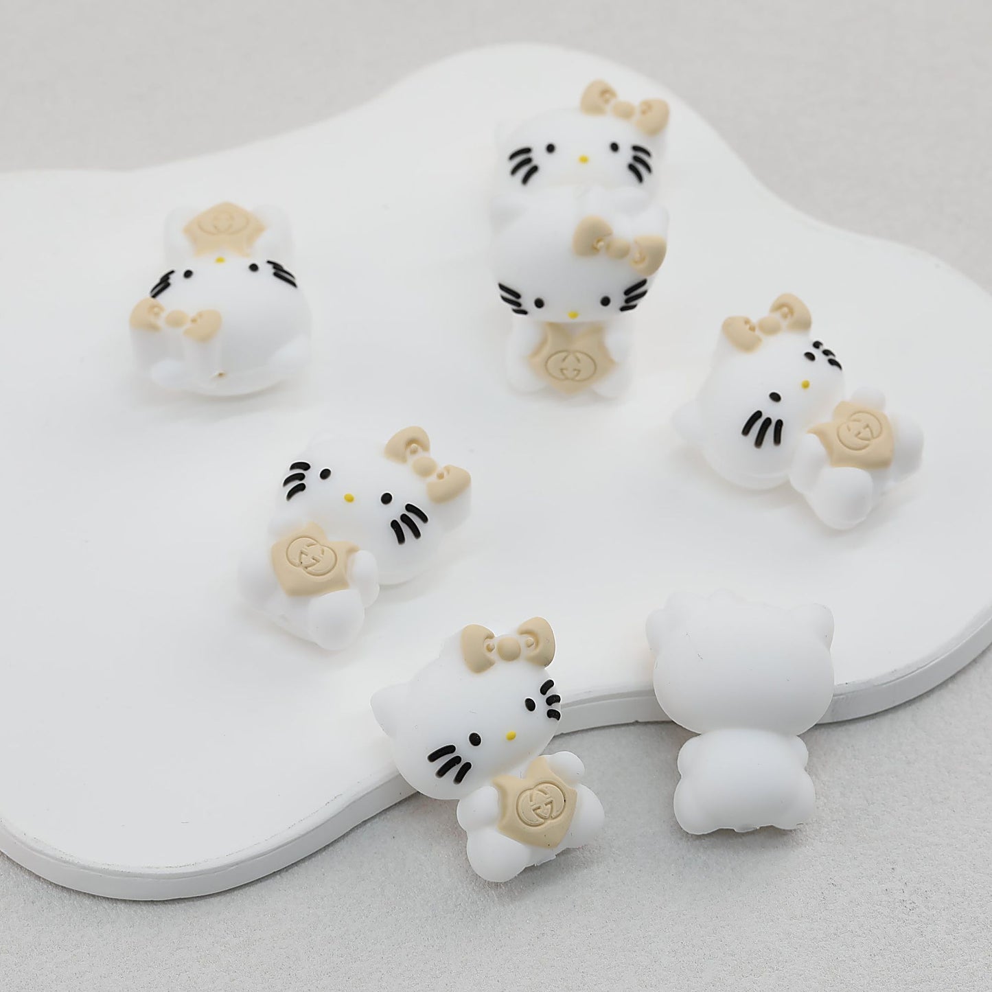 3D Cute Beige Bow White Cat Silicone Focal Beads 20pcs