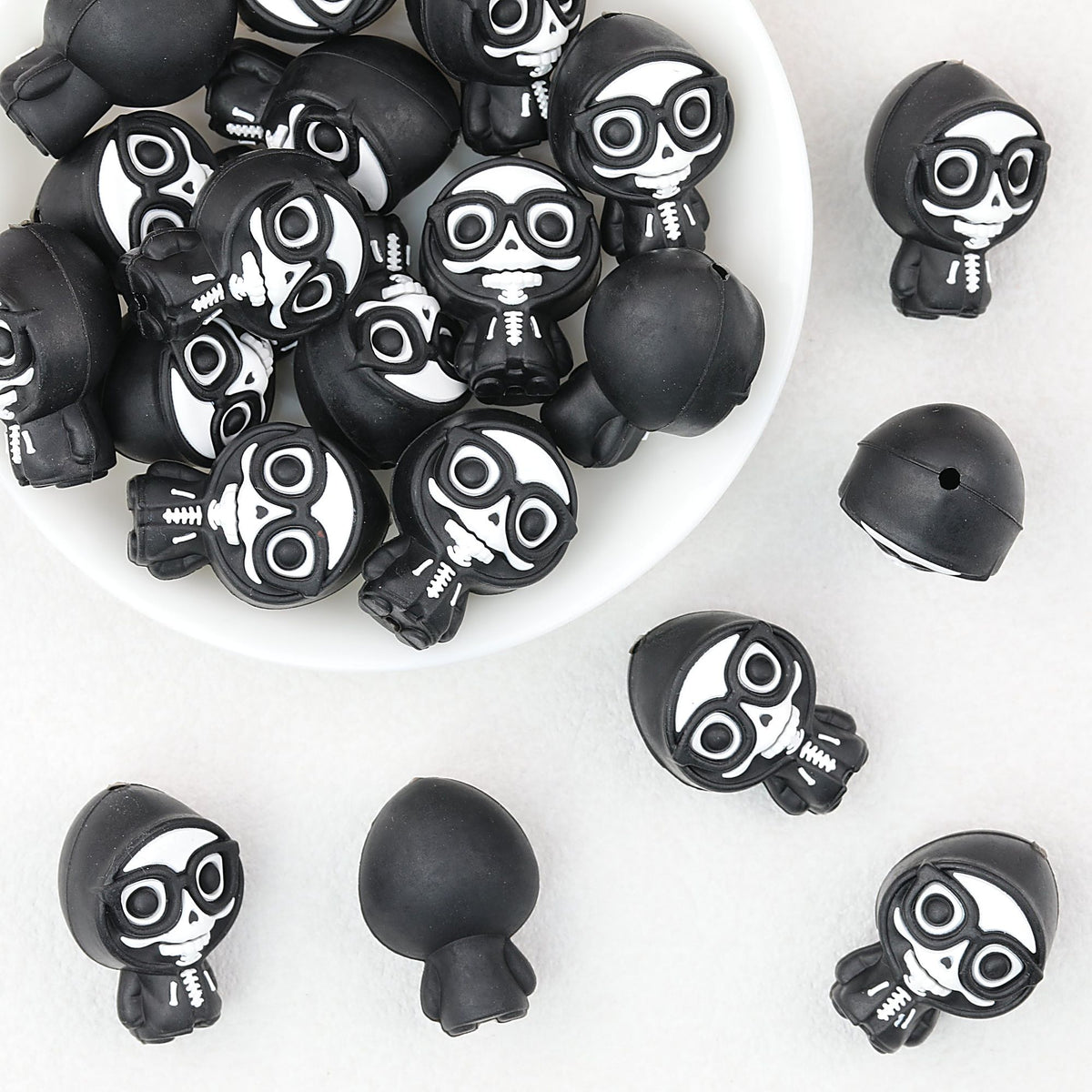 3D Halloween Cloaked Skull Silicone Focal Beads with Glasses 20pcs