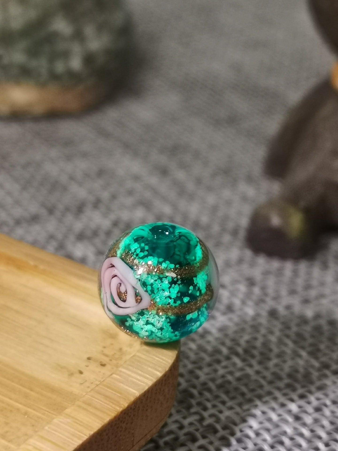 Lampwork Glass Beads Round 8-14mm Glow In The Dark Rose Pattern 1pc 15