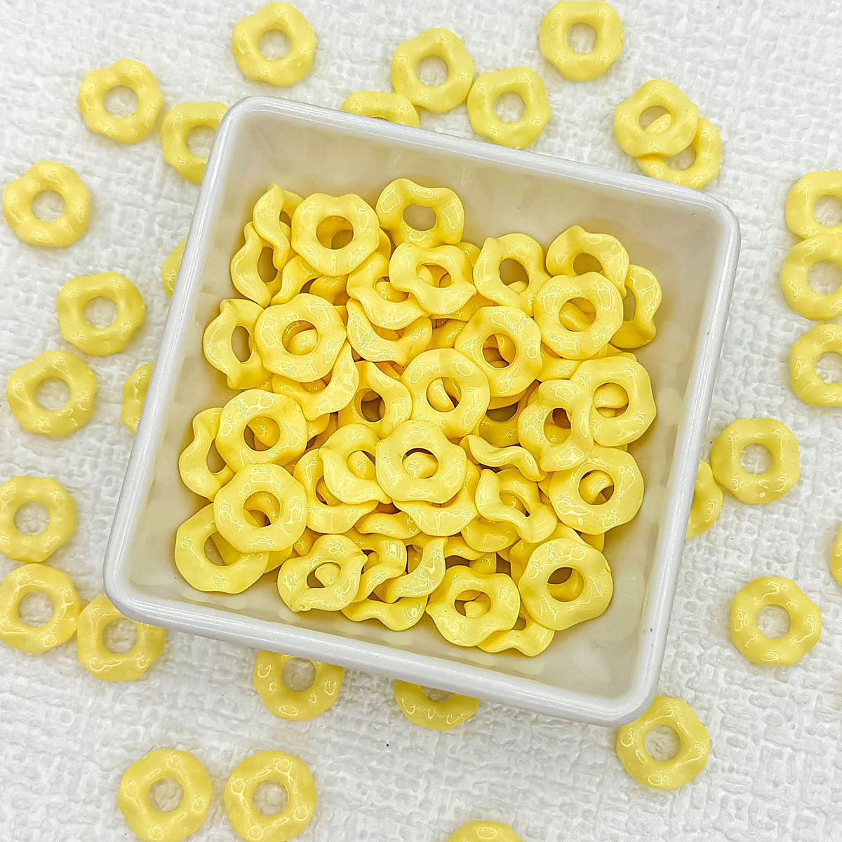 Acrylic Wavy Spacer Beads 12mm Baking Painted Colorful 50pcs - Light yellow
