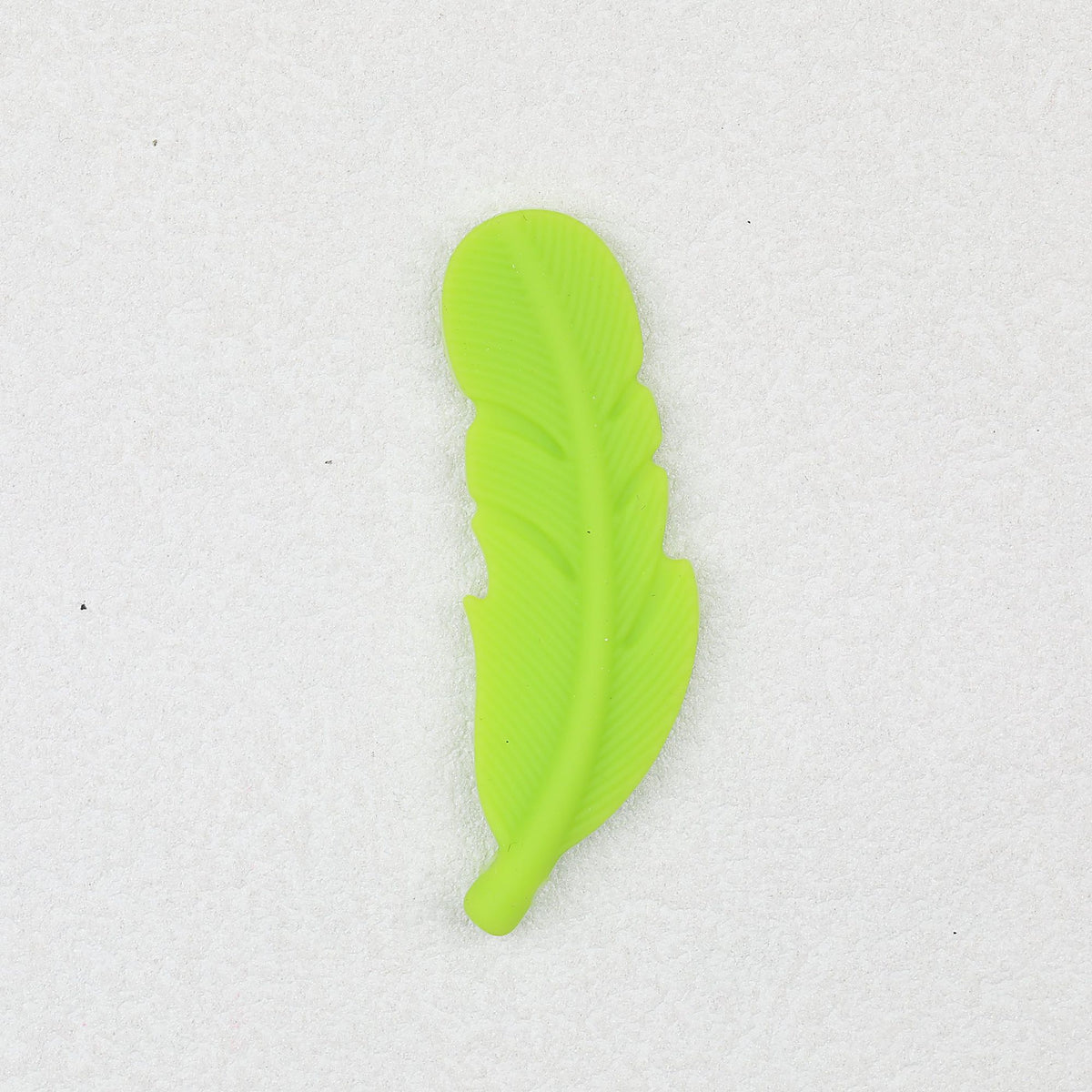 Colorful Feather Shaped Silicone Beads 20pcs - Fluorescent Green
