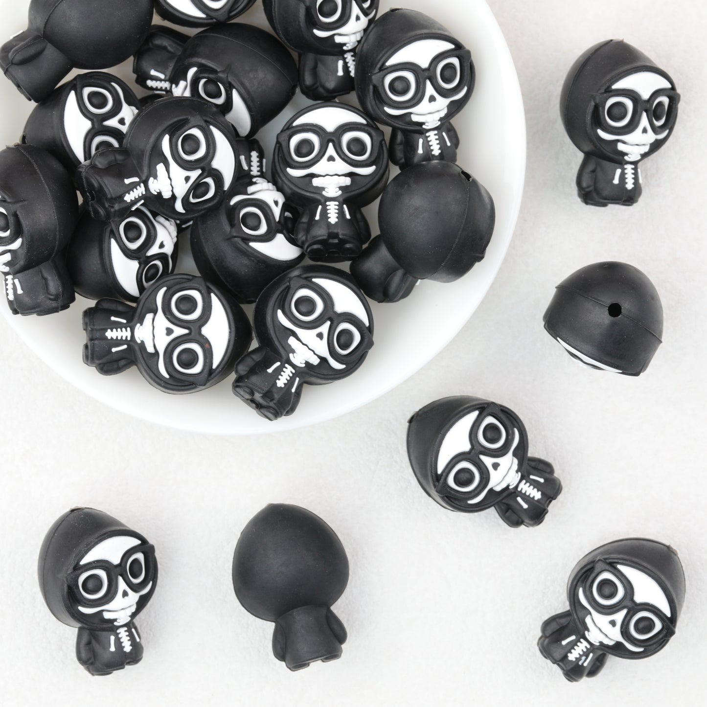 3D Halloween Cloaked Skull Silicone Focal Beads with Glasses 20pcs