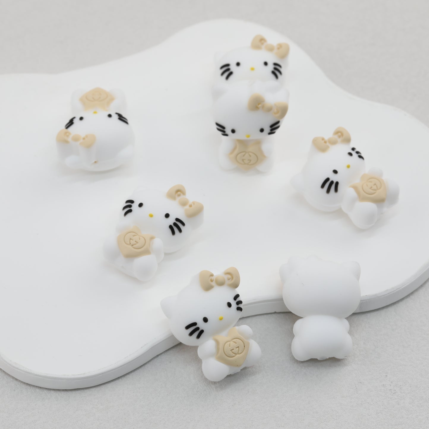3D Cute Beige Bow White Cat Silicone Focal Beads 20pcs 3