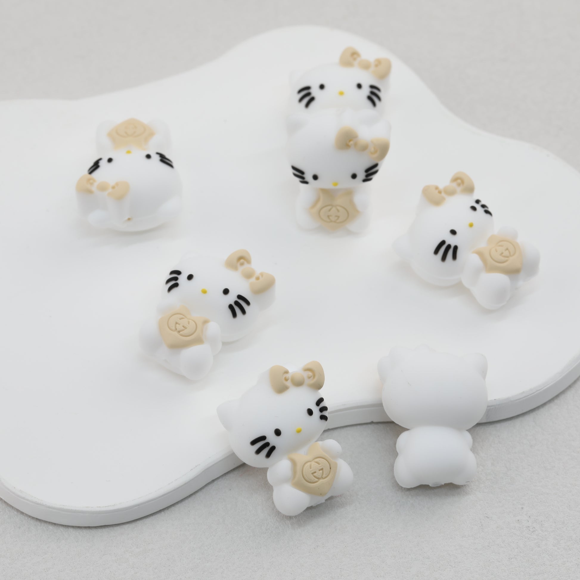 3D Cute Beige Bow White Cat Silicone Focal Beads 20pcs 3