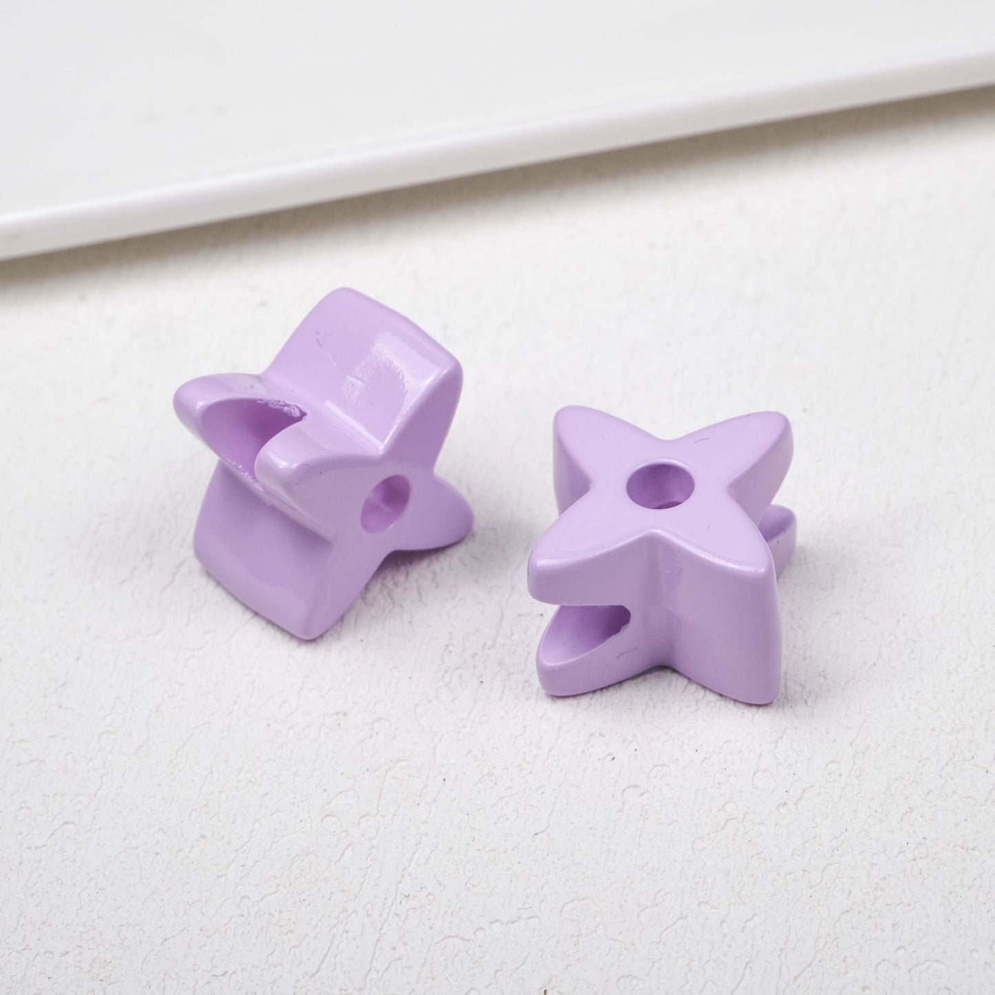 Glossy Clover Shaped Acrylic Beads 25x24x14mm Hole 6mm 20pcs 14