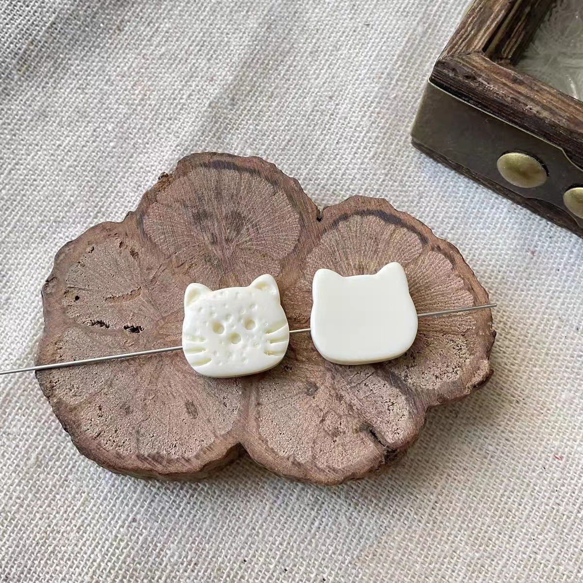 Cute Cat Head Resin Beads 20mm Playful Earth Tone 10pcs 3