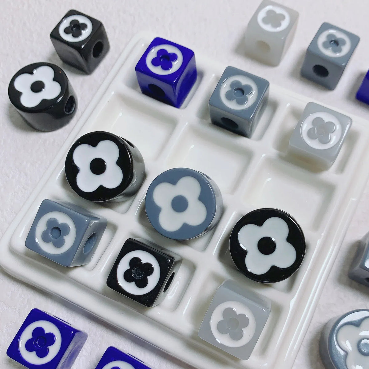 Painted Round Square Acrylic Beads 14mm 21mm Clover Pattern Enamel 10pcs