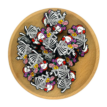 Silicone Focal Beads Halloween Smiling Skeleton Holding Banner 20pcs 2