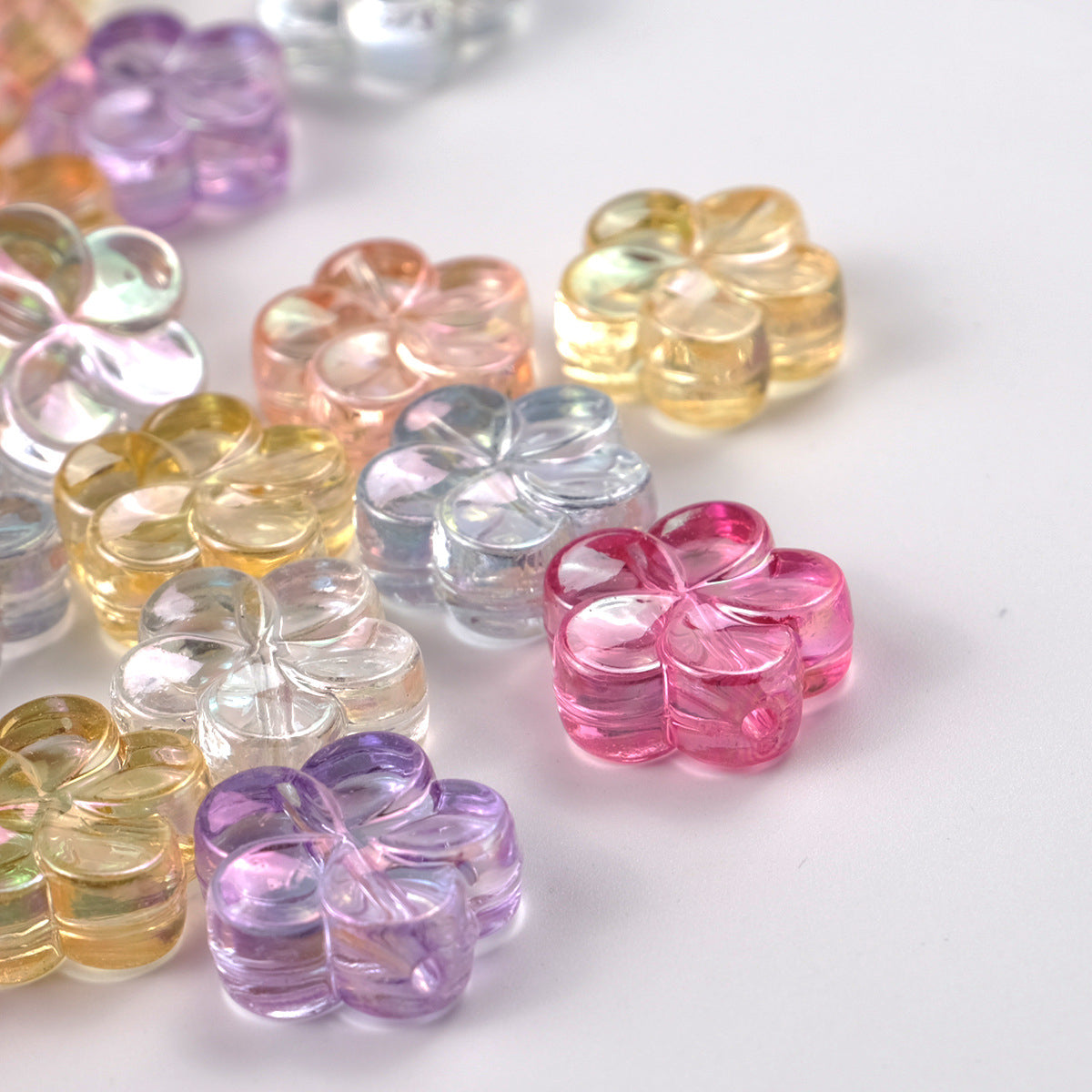 Transparent Flower Acrylic Beads 17mm Flat Plum Blossom 50pcs