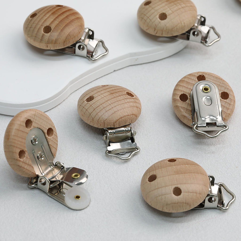 Beech Wood Round Pacifier Clip with Three Holes 30mm