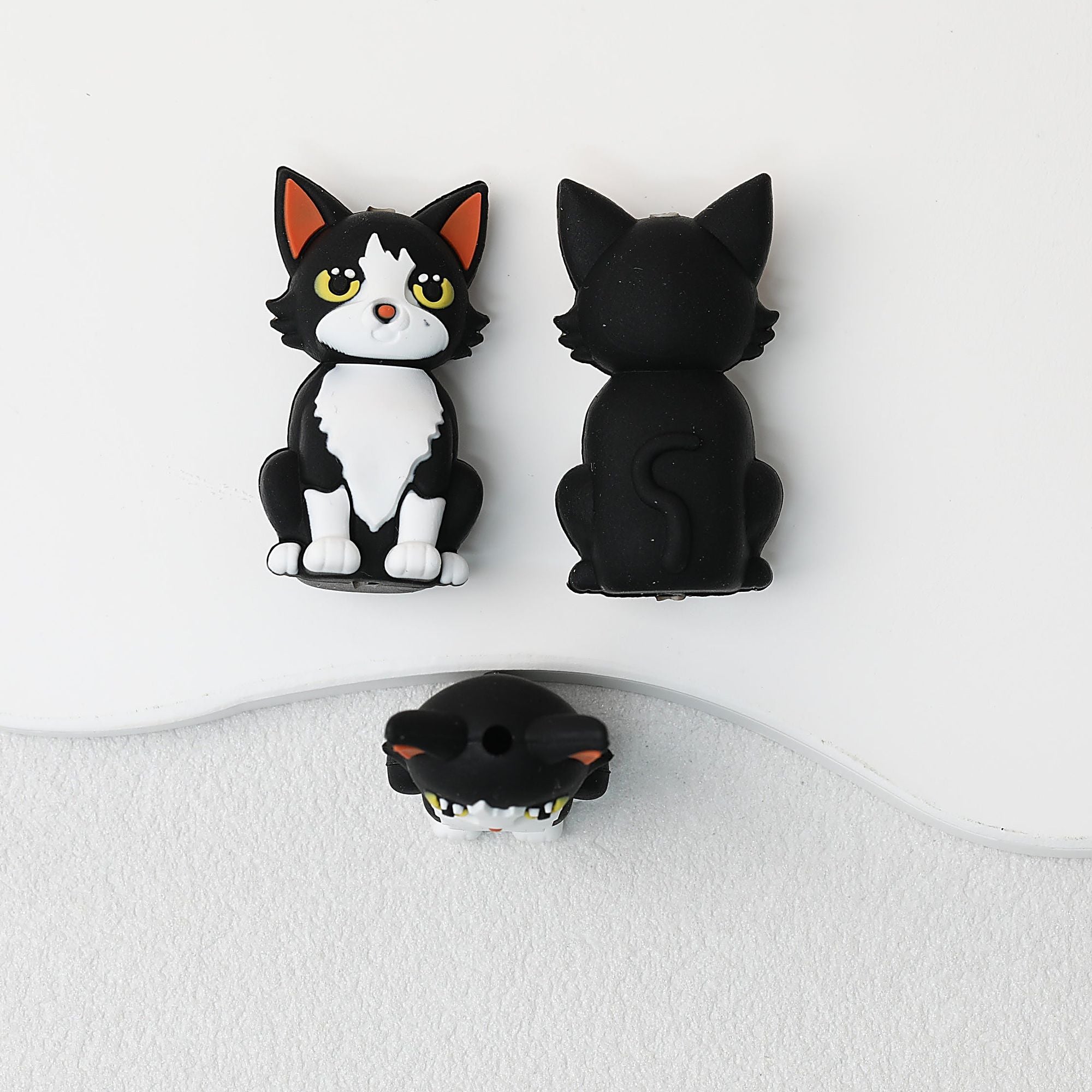 3D Cute Sitting Cat Yellow Eye Silicone Focal Beads 20pcs