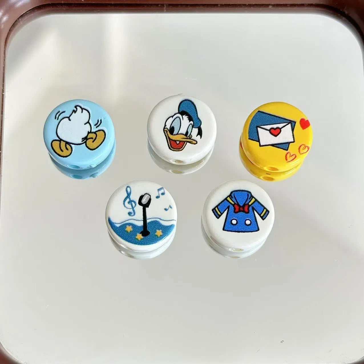 Flat Disney Donald Duck Acrylic Beads 17mm Colorful Playful 10pcs