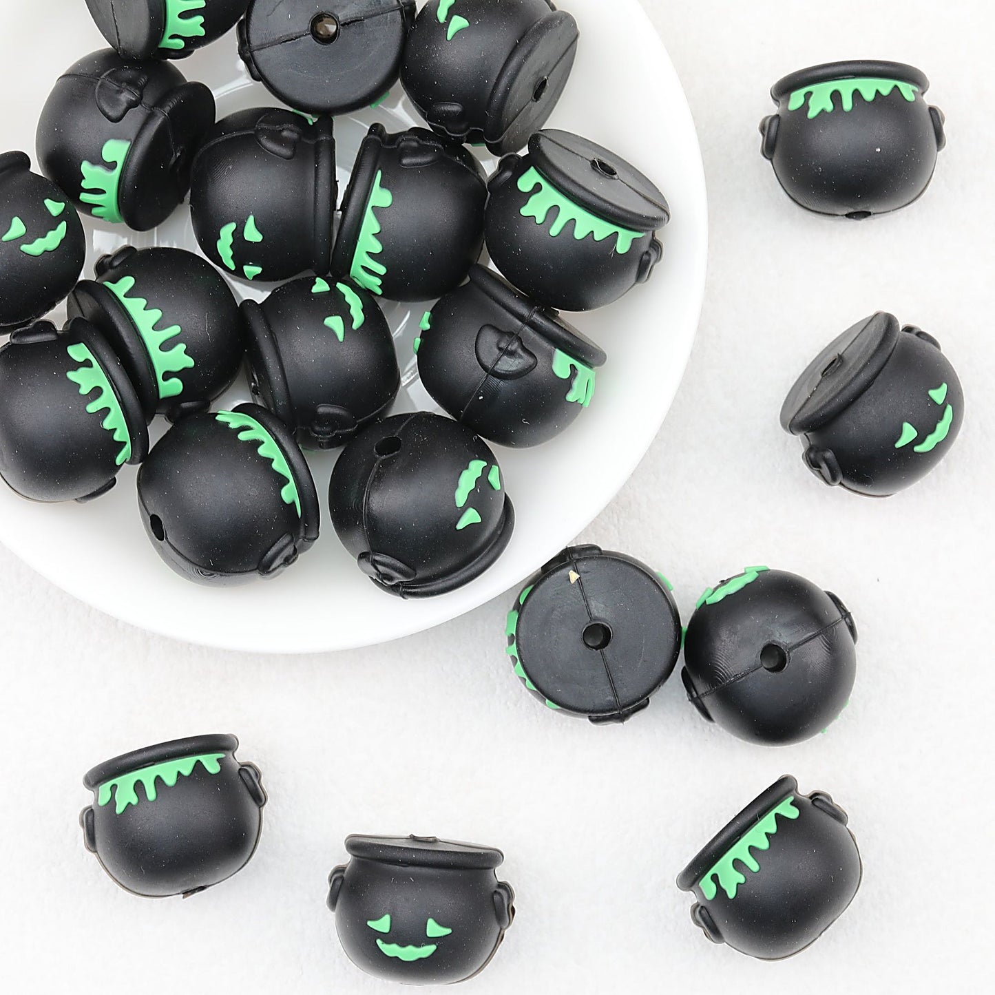 3D Halloween Witch Cauldron Silicone Focal Beads Black 20pcs