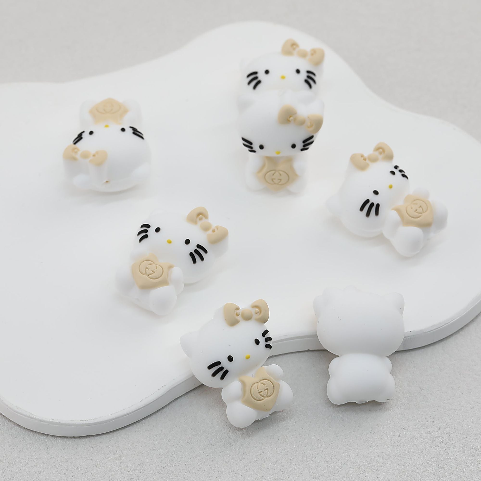 3D Cute Beige Bow White Cat Silicone Focal Beads 20pcs