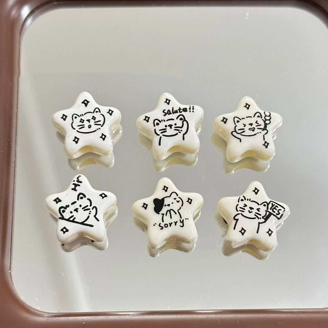 White Doodle Kitten Star Acrylic Beads 19mm Glossy 10pcs