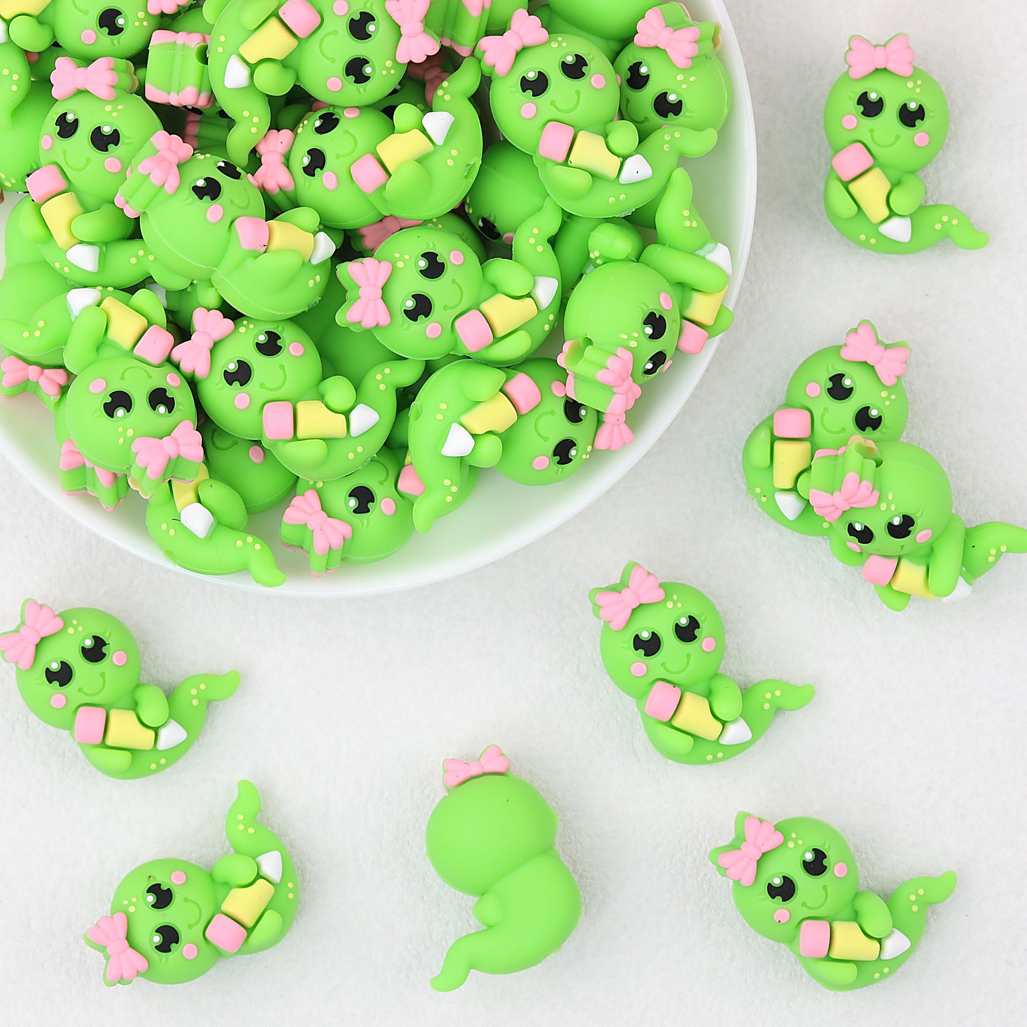 3D Green Bow Caterpillar Silicone Focal Beads 20 pcs