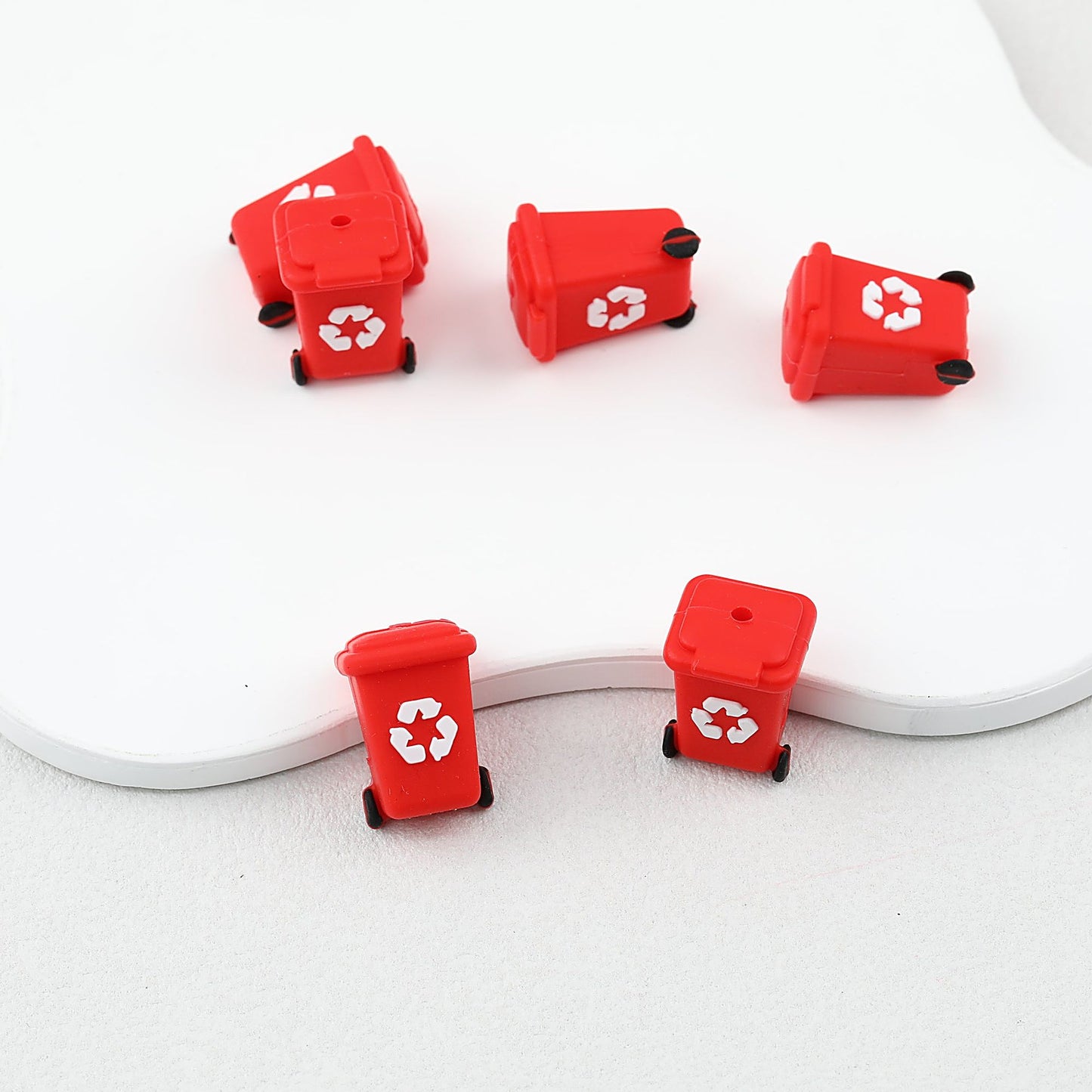 3D Colorful Trash Can Silicone Focal Beads Set 20pcs - Red
