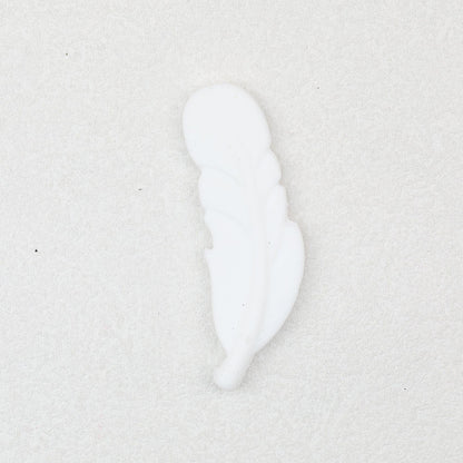 Colorful Feather Shaped Silicone Beads 20pcs - Bright White