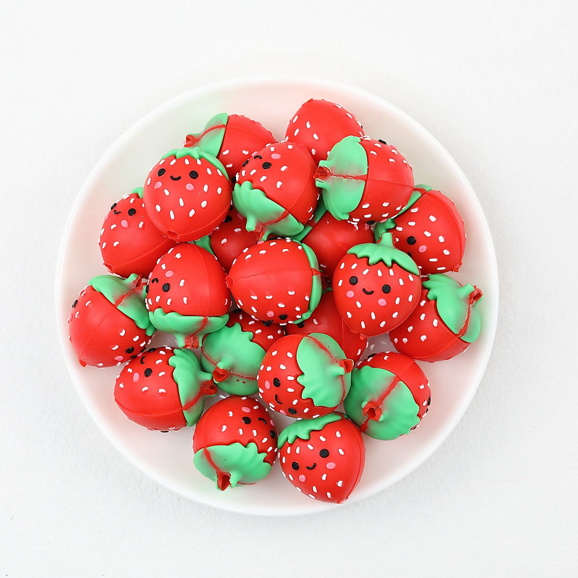 Silicone 3D Focal Beads Strawberry Red Green Dimensional Detail 20Pcs