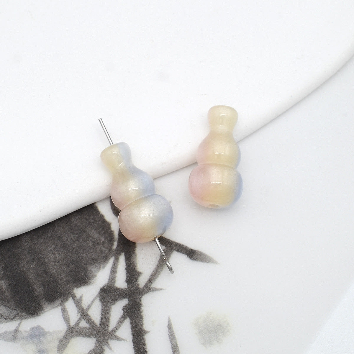 18mm Colorful Resin Gourd Shaped Beads Small Hole 10pcs 13
