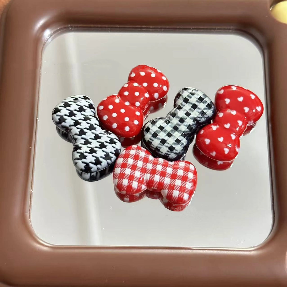 Houndstooth Pattern Bow Acrylic Beads 25mm Glossy Mixed 10pcs