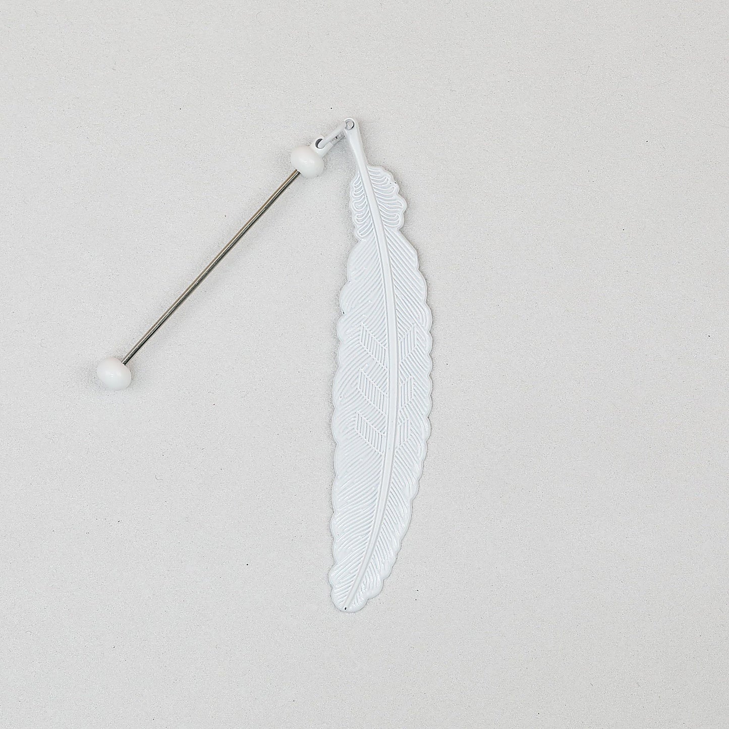 Beadable Feather Bookmarks Metal Colorful Detailed 13g - white