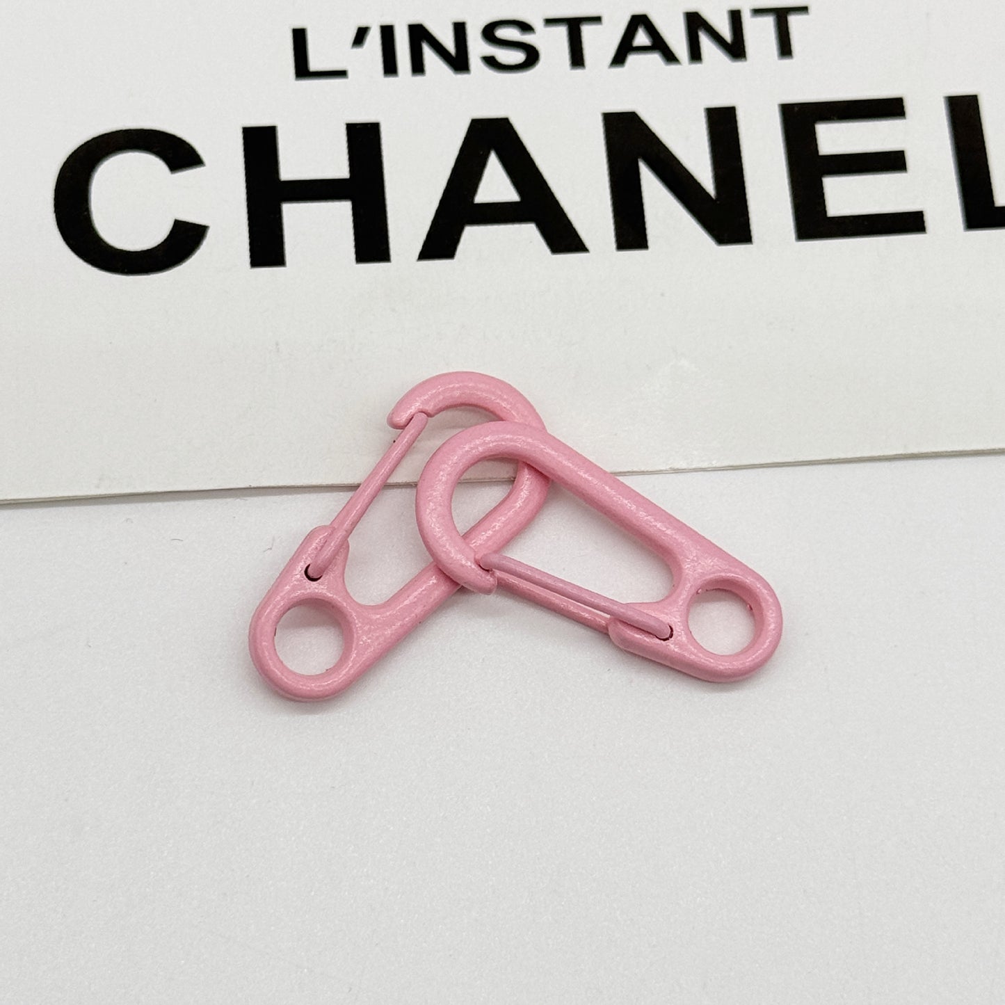 Colorful Clip Shaped Zinc Alloy Keychain Hooks 31mm 20pcs 10