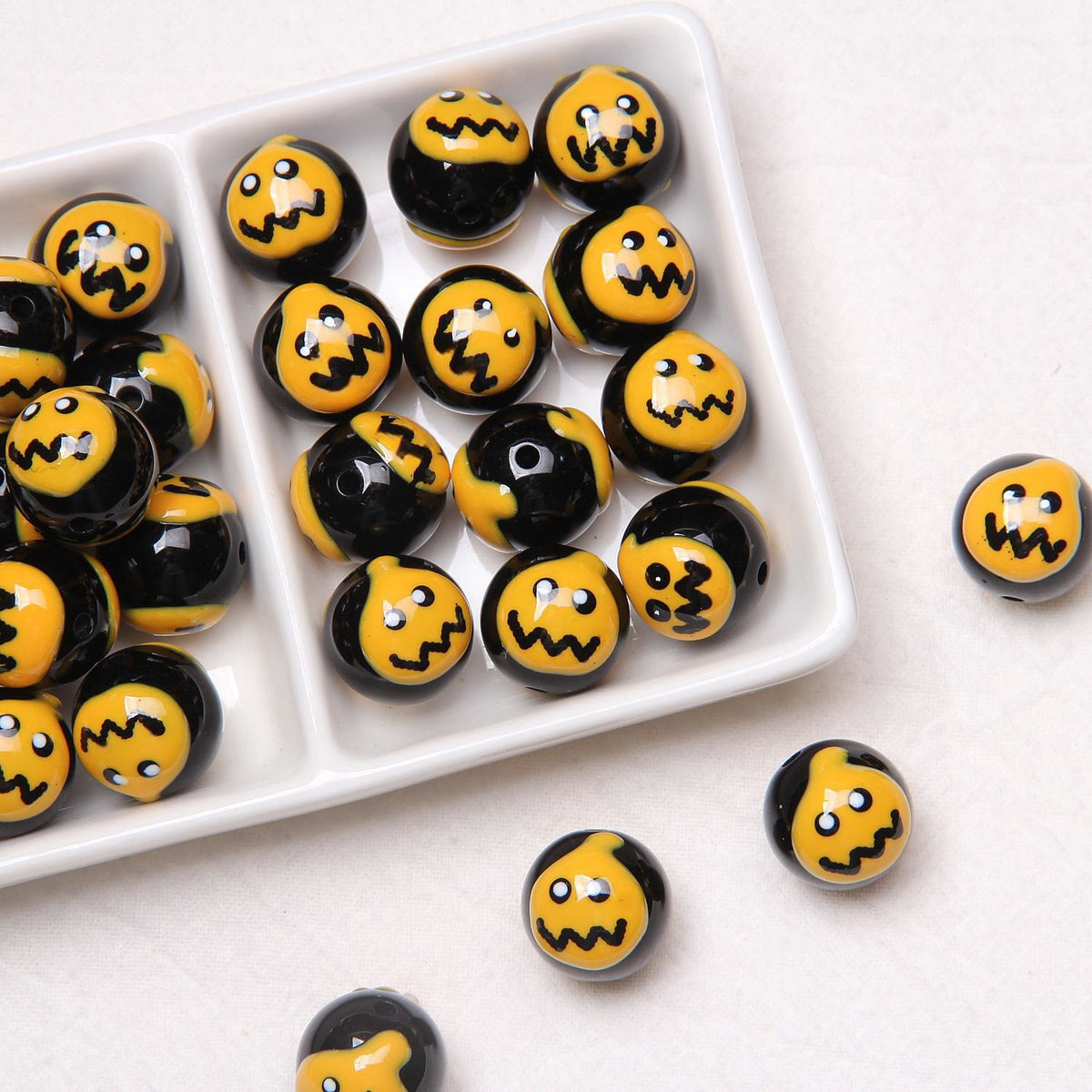 Hand-Painted Halloween Pumpkin Ghost Acrylic Beads 16mm 26