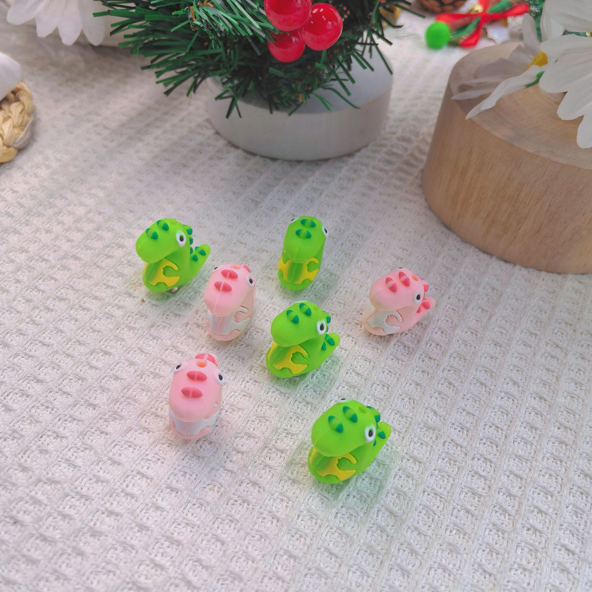 Silicone 3D Focal Beads Dinosaur Holding Puzzle Piece 20pcs 3