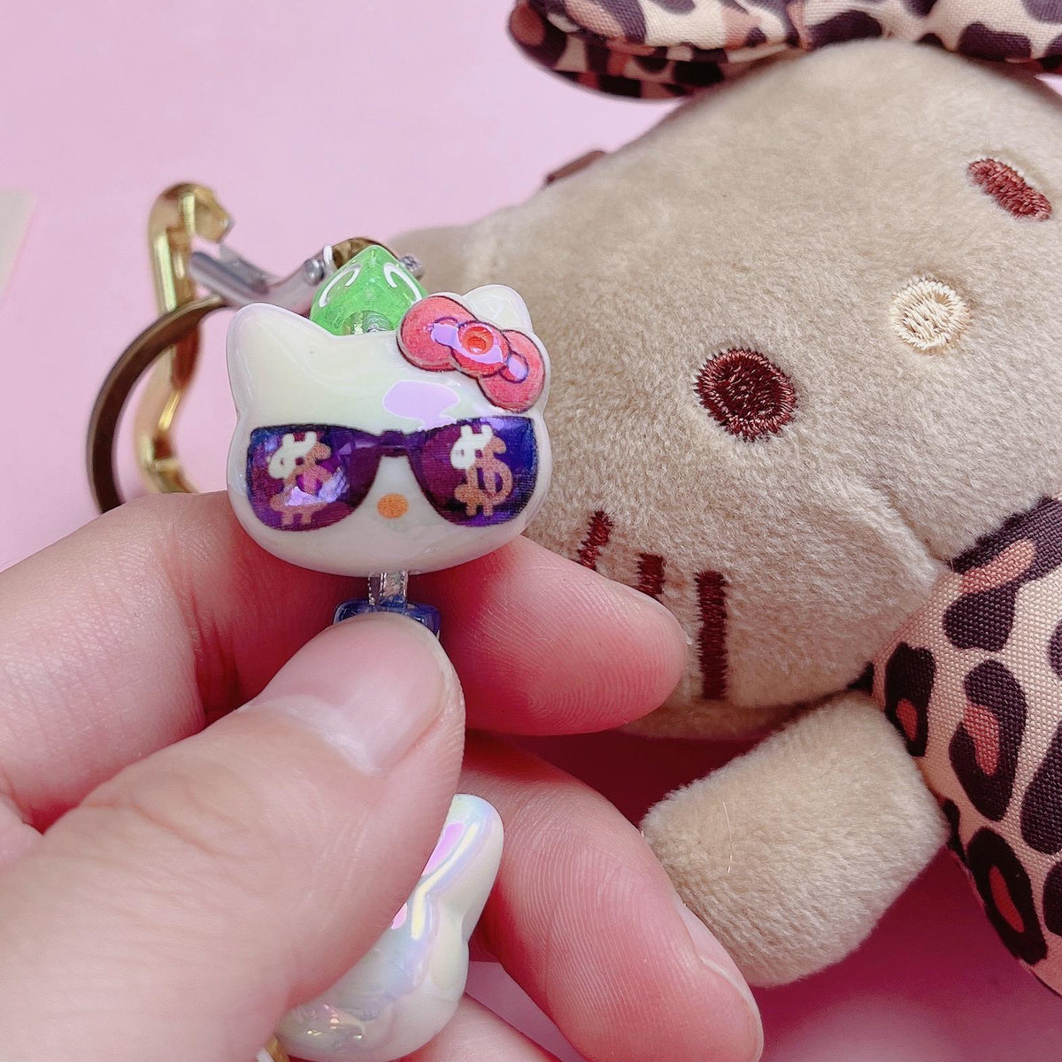 UV Plating Hello Kitty Acrylic Beads 20x22.5x17mm Glossy 5pcs 4