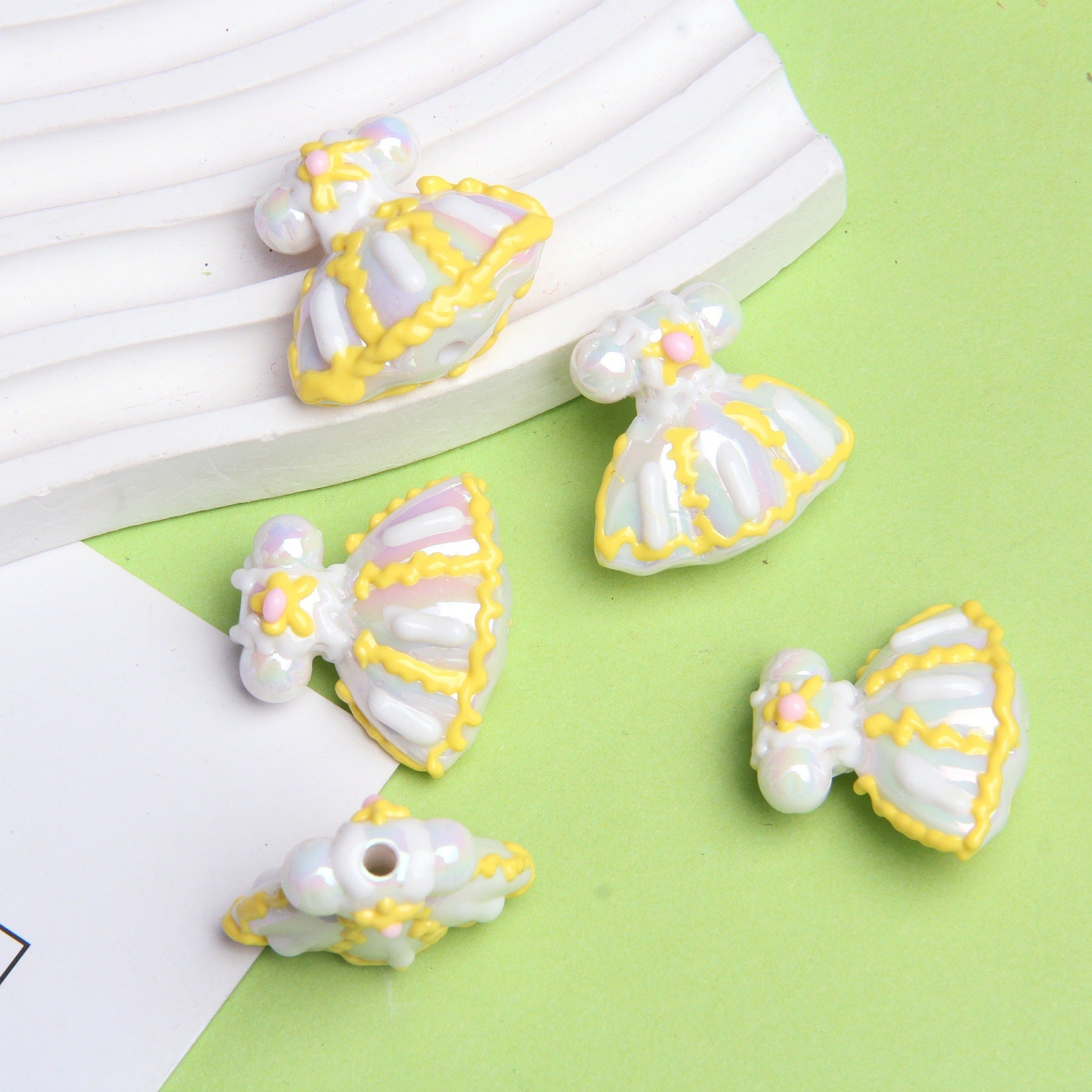 Hand Painted Acrylic Beads 3D Christmas Bells and Cabin 5pcs 13