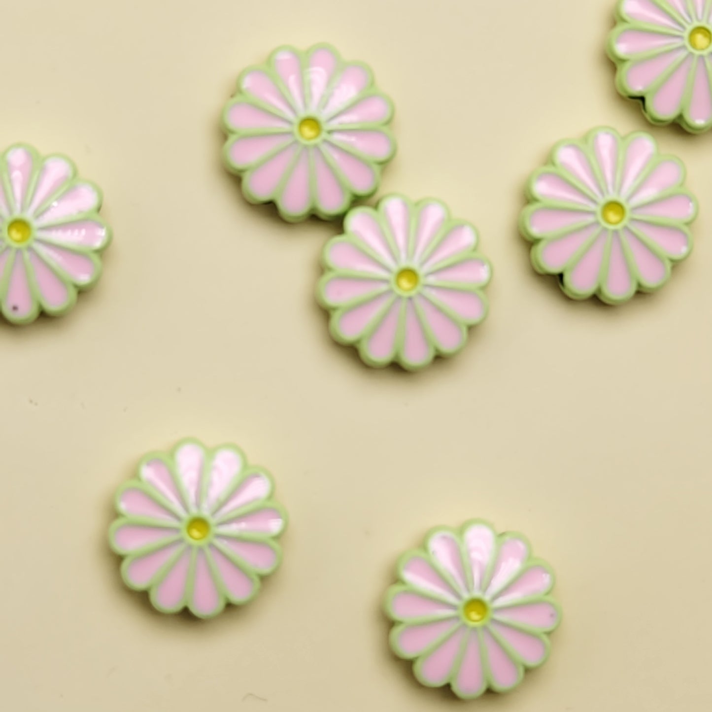 Daisy Metal Beads 13mm Baking Painted Zinc Alloy 20pcs 6
