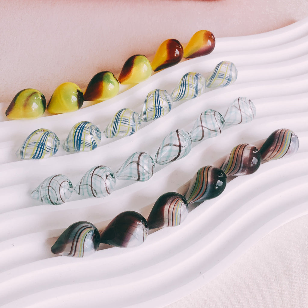 Vintage Spiral Pattern Teardrop Blown Glass Beads 19-25mm 3pcs