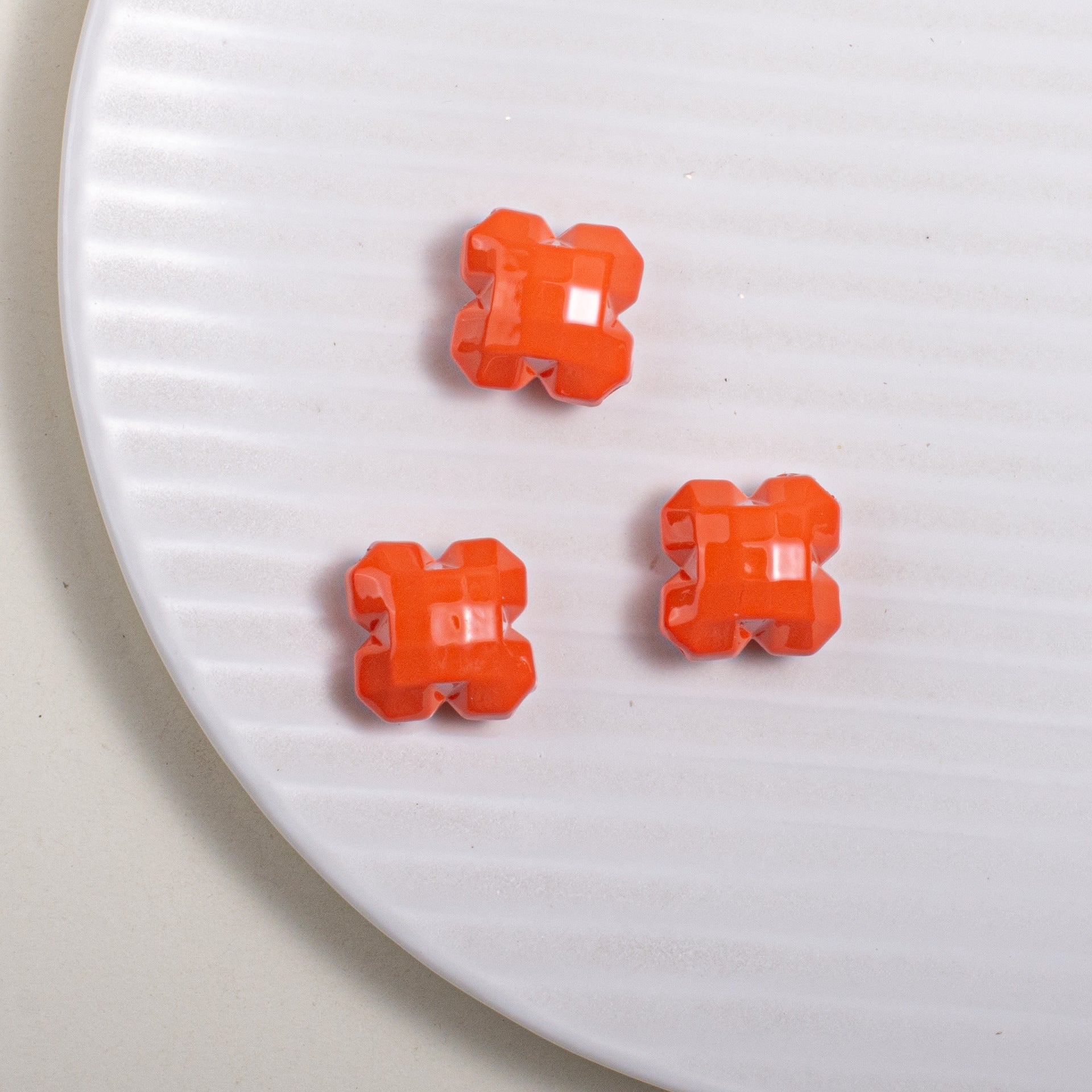 Glossy Painted Faceted Four-Leaf Clover Acrylic Beads 16mm 5pcs 6