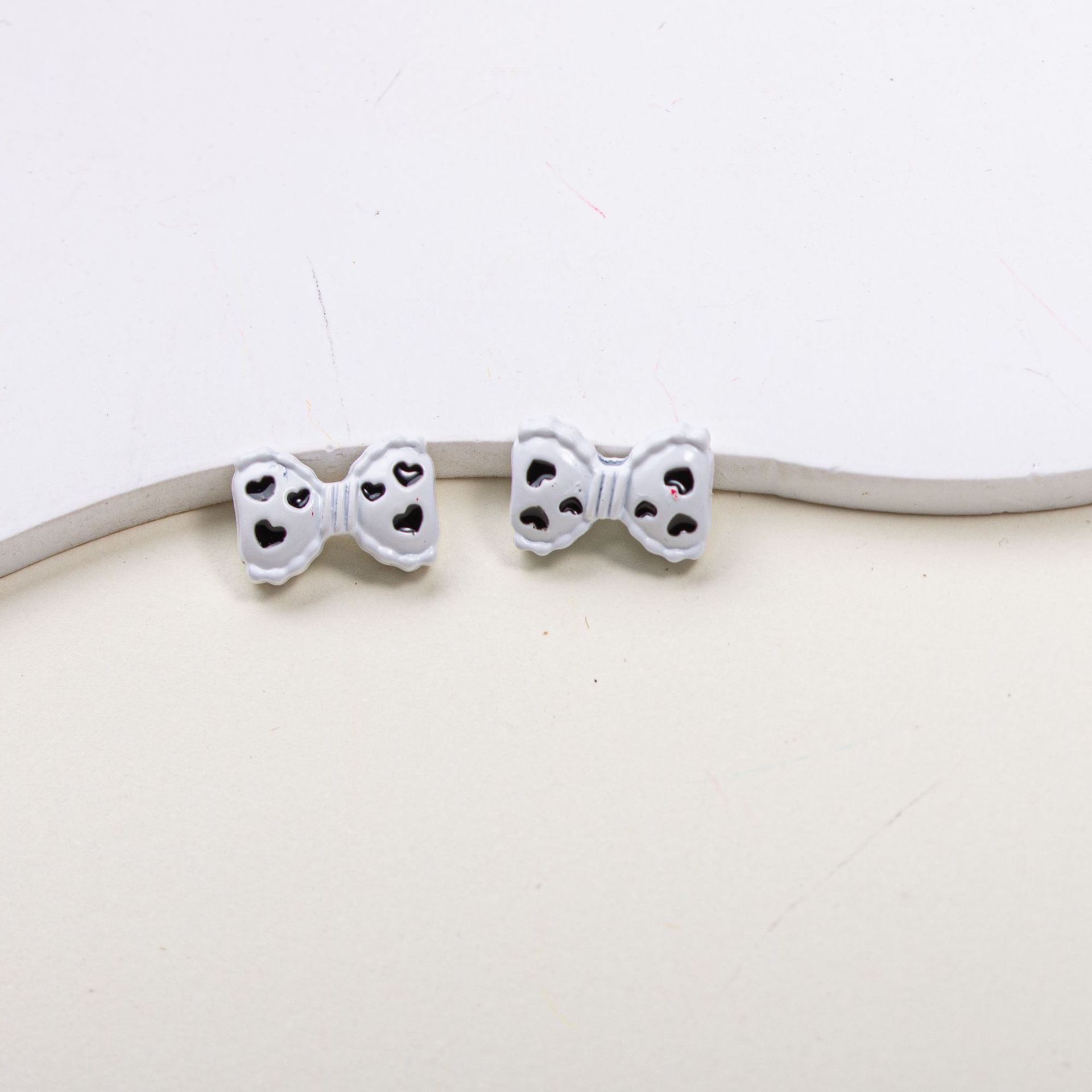 Painted Alloy Metal Beads Black and White Enamel Baking Style 10pcs 3
