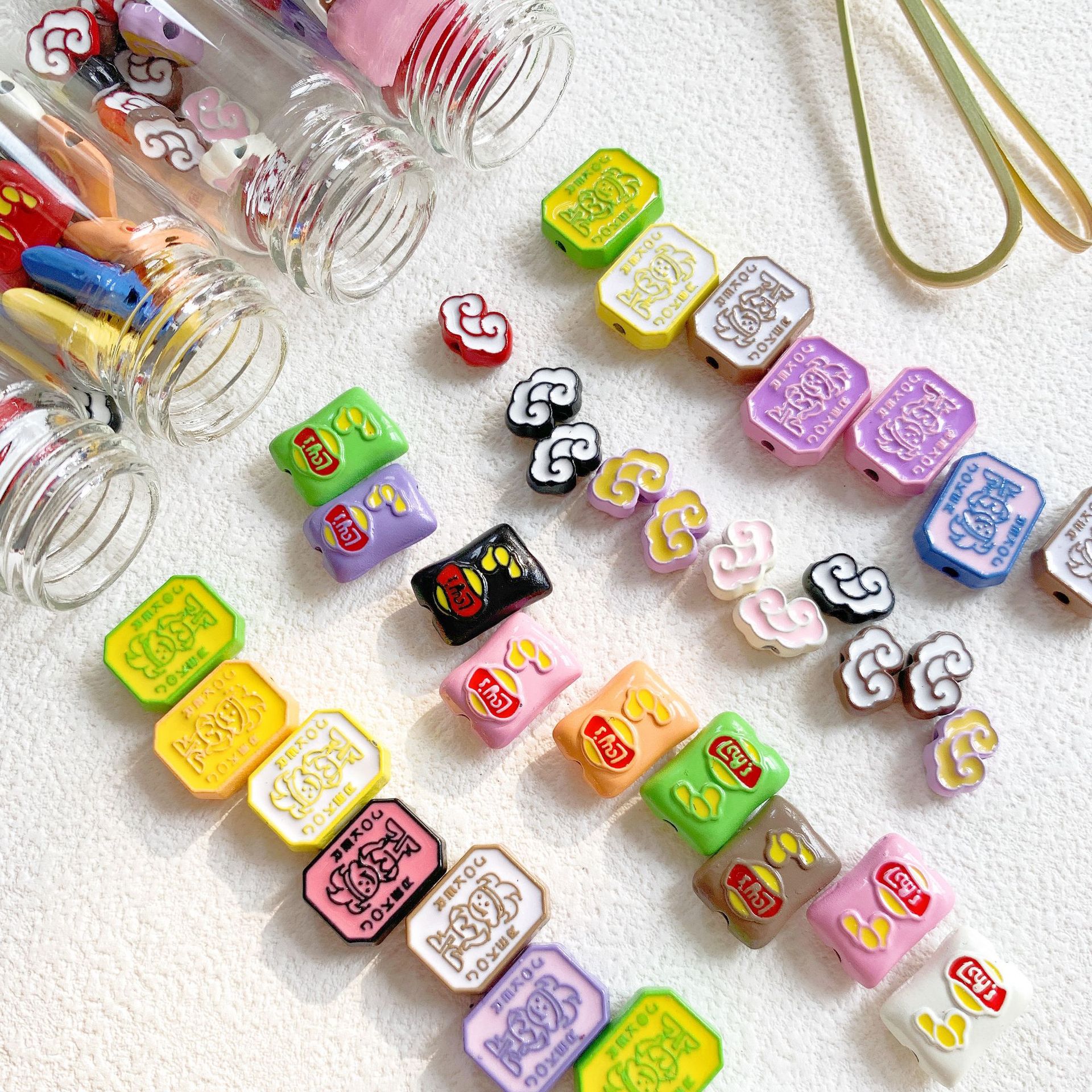 Baking Painted Potato Chips Card Metal Beads 2mm Hole 20pcs