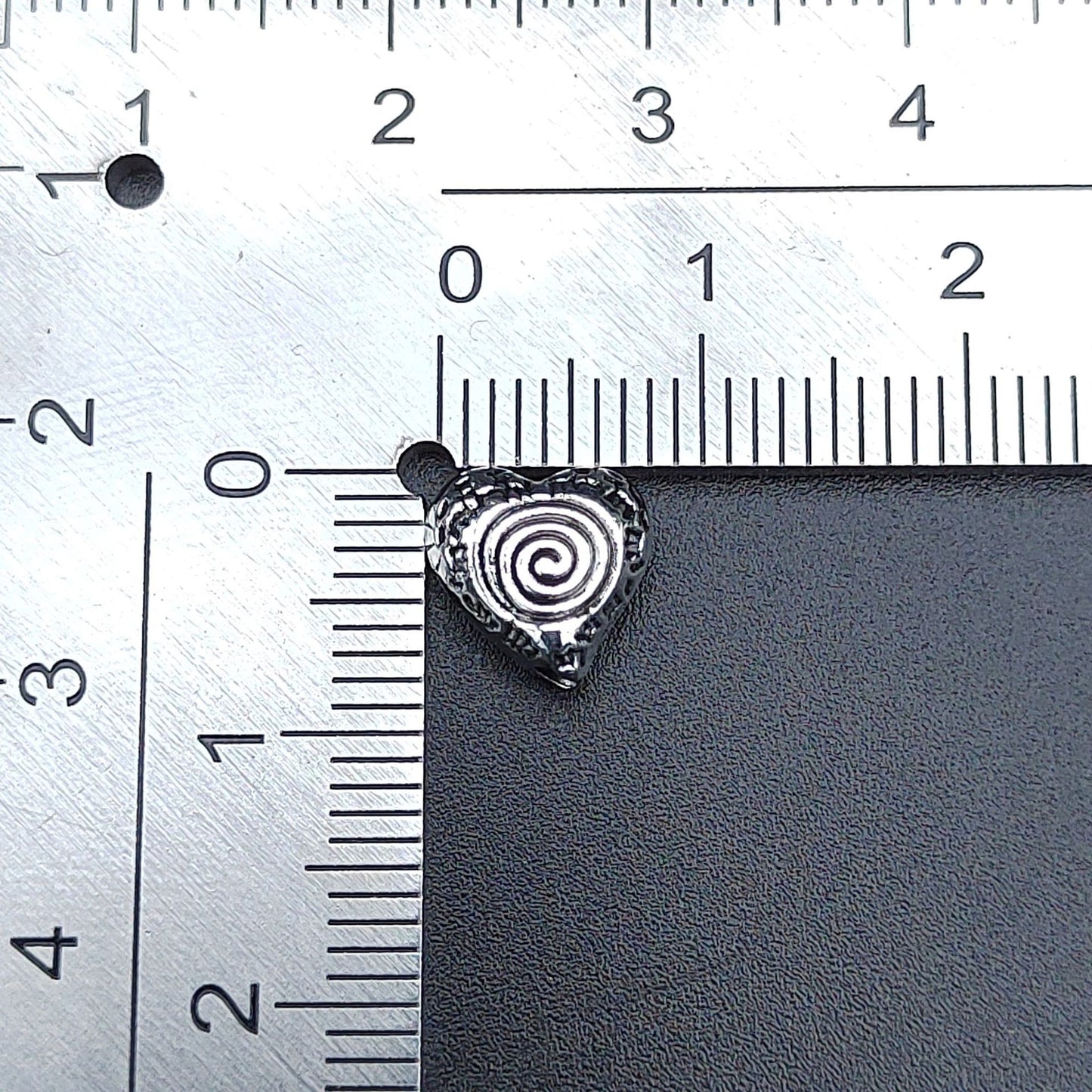 Heart Metal Beads 9mm Vintage Spiral Pattern Antique Silver Tone 200pcs 3