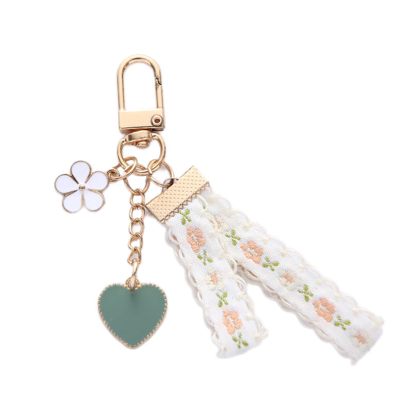 Alloy Daisy Lace Keychain Vintage Floral Charm with Golden Details 5