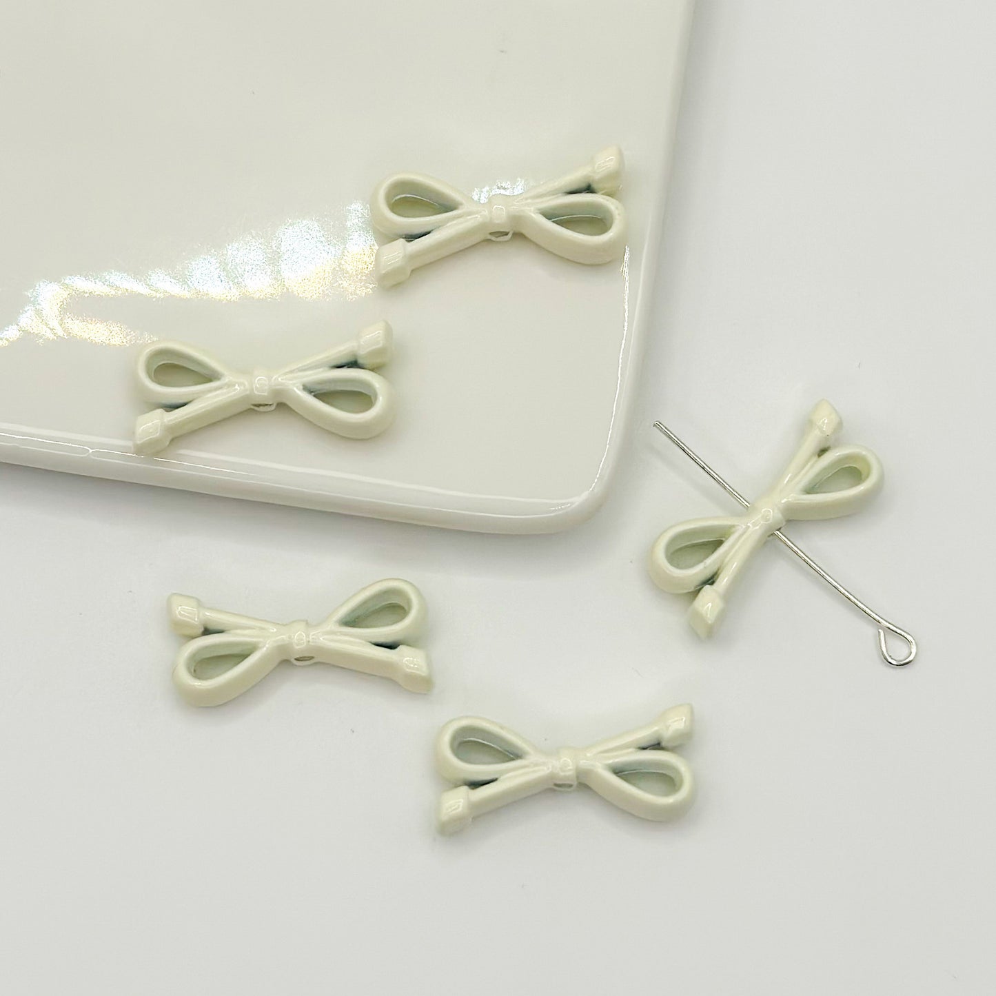 Eight Character Shaped Bow Tie Metal Beads 10*22mm Baking Painted 10pcs 10