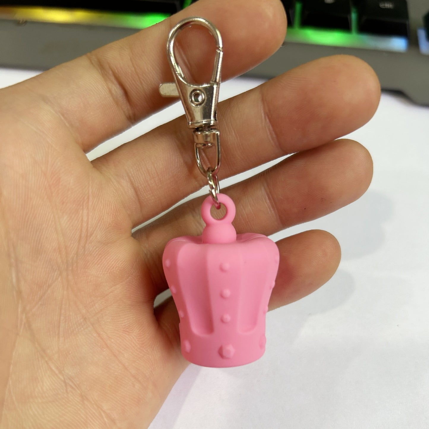 Silicone Chapstick Keychain Caps Crown Striped Smooth Shapes 3pcs 7