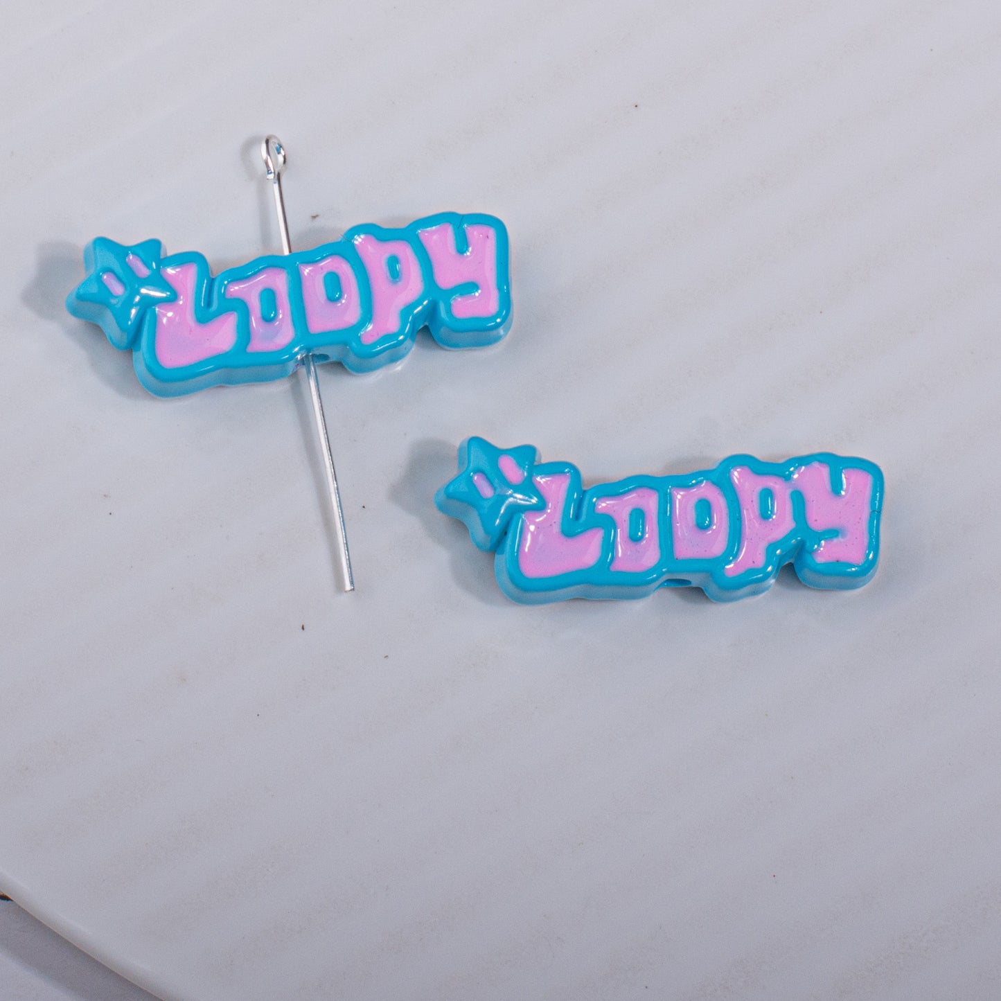 Painted Loopy Acrylic Beads 12x33.6mm Double Color Small Beaver Plate 10pcs 10