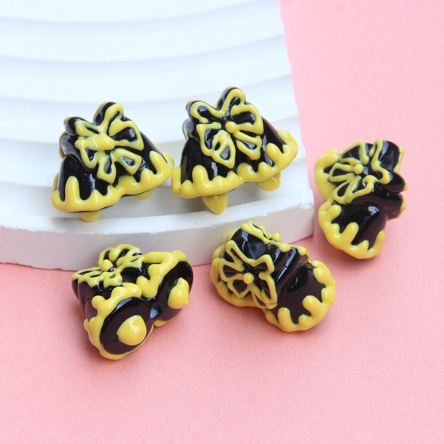 Hand Painted Acrylic Beads 3D Christmas Bells and Cabin 5pcs 9