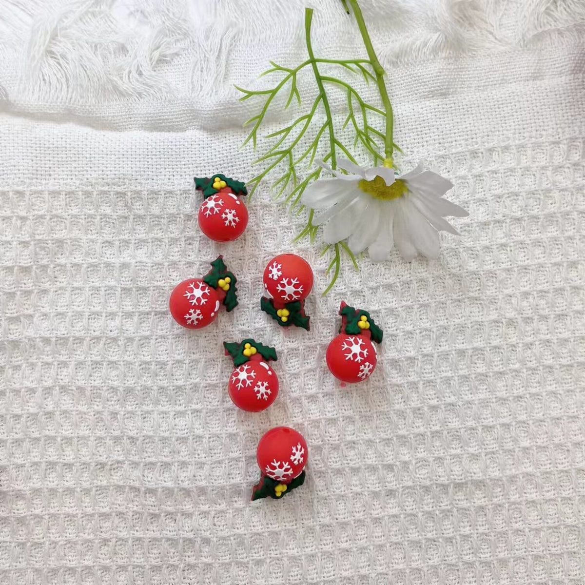 Silicone 3D Focal Beads Christmas Snowflake Lights Red Holly Berries 20pcs 5