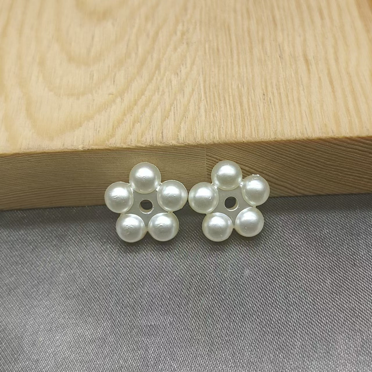 Flat Snowflake Acrylic Beads 15-25mm Pearly White ABS Plastic 100pcs 7
