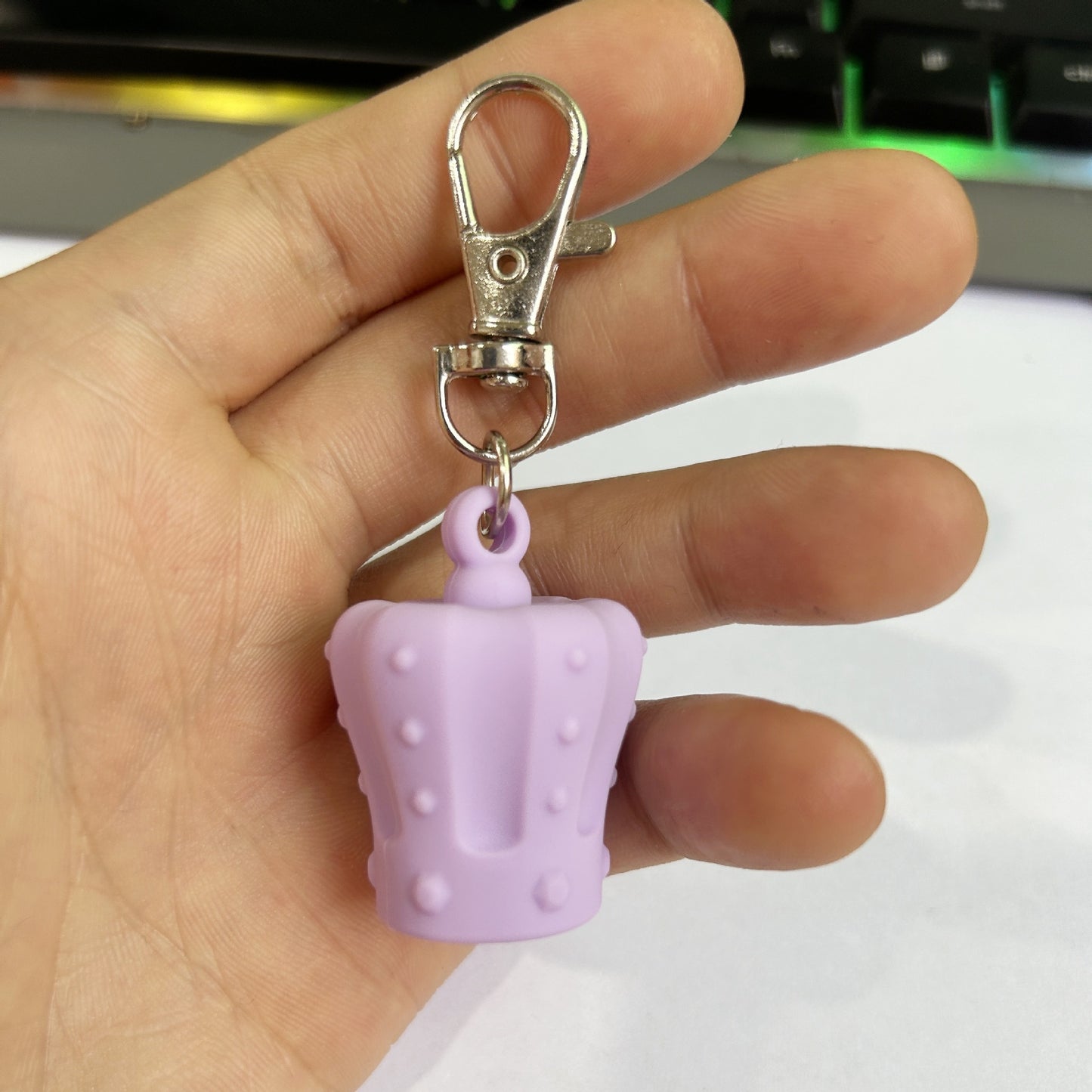 Silicone Chapstick Keychain Caps Crown Striped Smooth Shapes 3pcs 10