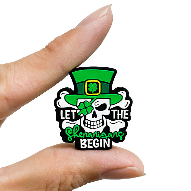 Silicone Focal Beads Lucky Grass Pirates Skull with Leprechaun Hat 20pcs 5