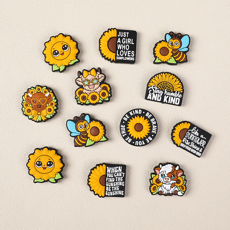 Silicone Focal Beads Highland Cow Holding Sunflower Daisy