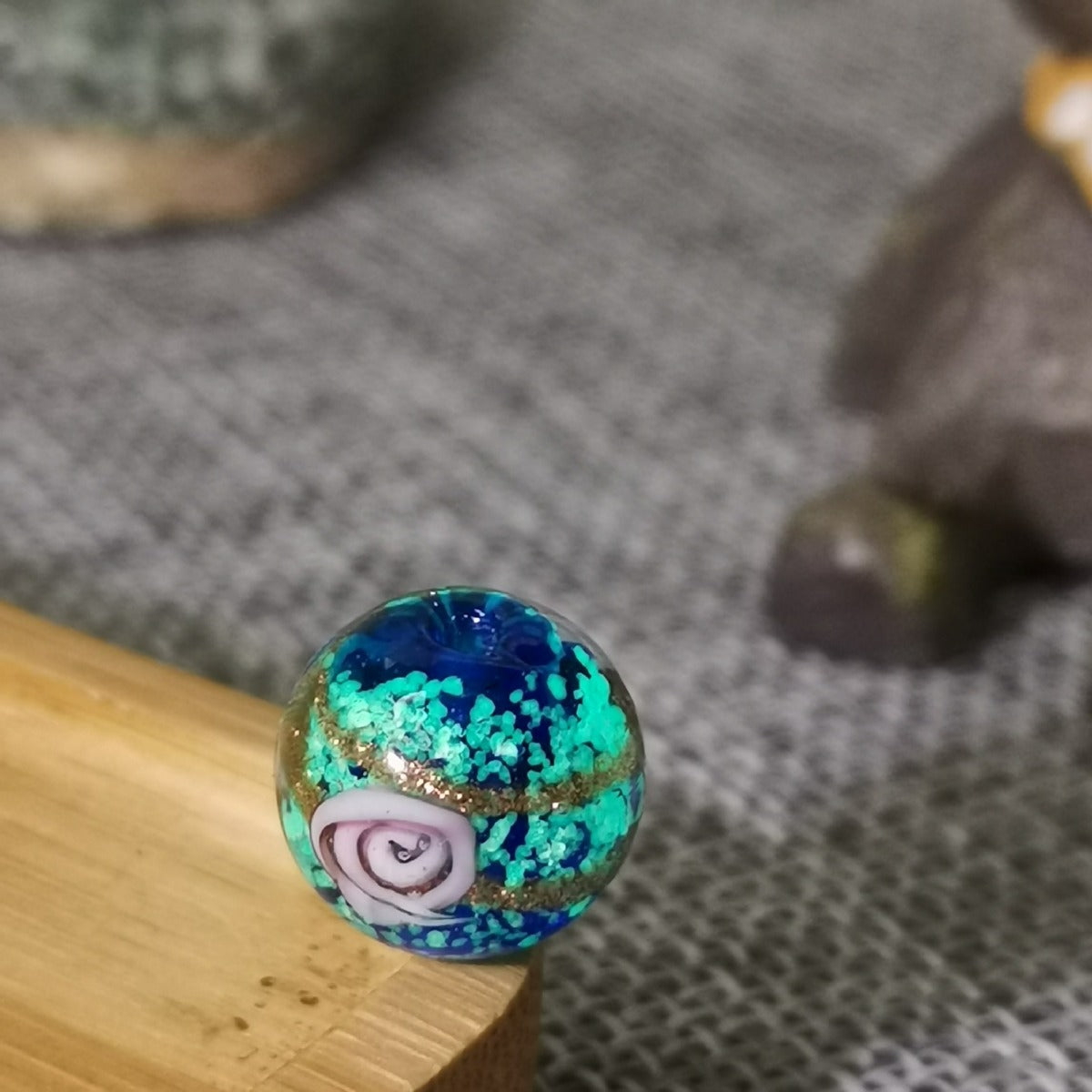 Lampwork Glass Beads Round 8-14mm Glow In The Dark Rose Pattern 1pc 4