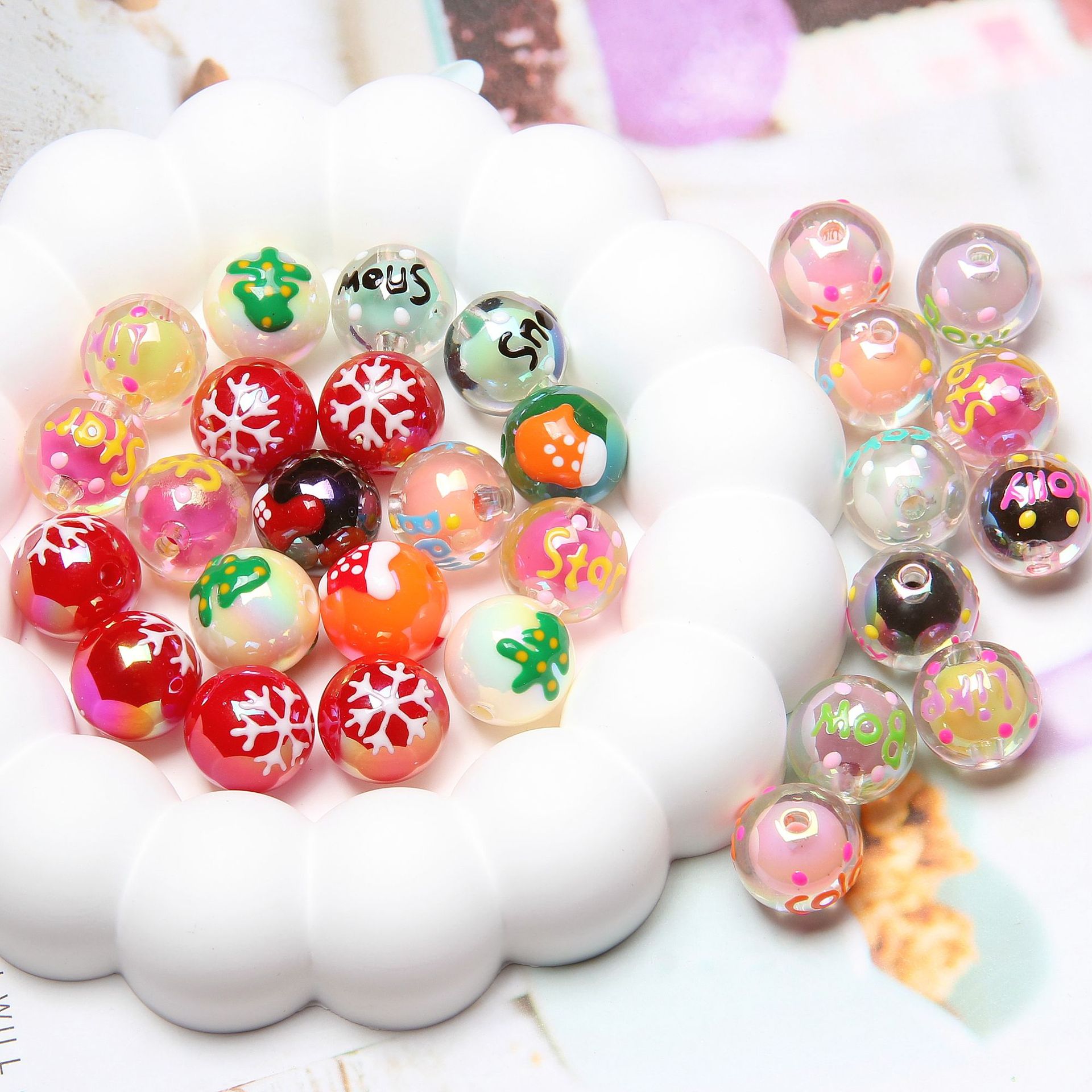 Hand Painted Christmas Tree Gloves Series Acrylic Beads 16mm 5pcs